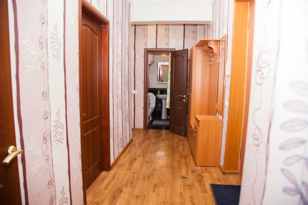 Apartment On Stalevariv Street 7 Zaporizhia Exterior foto